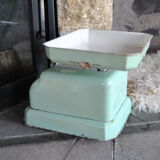 Household scale in water green metal Perca 50s