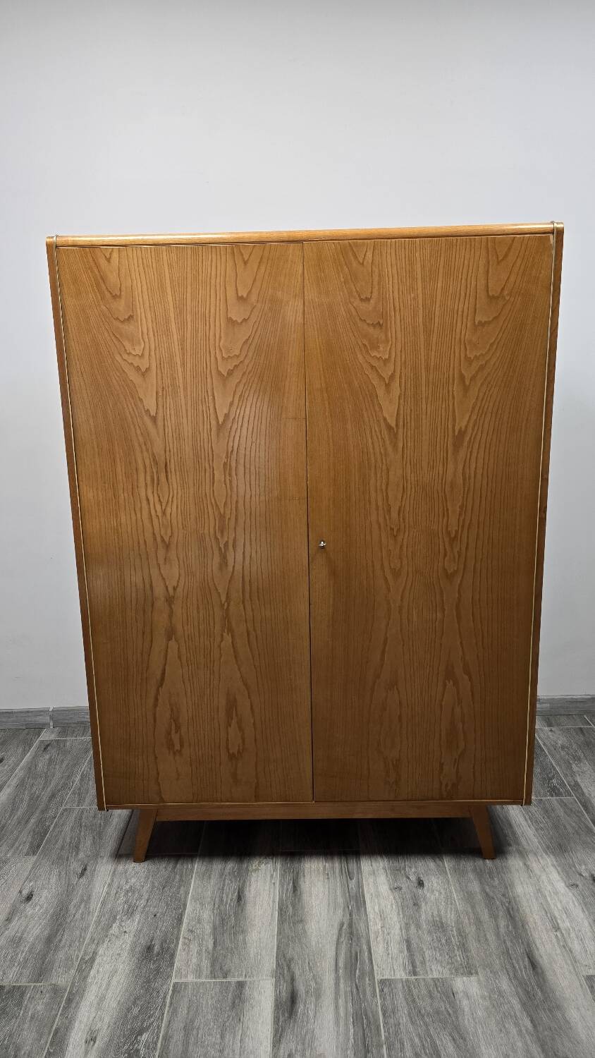 Wardrobe by B.Landsman