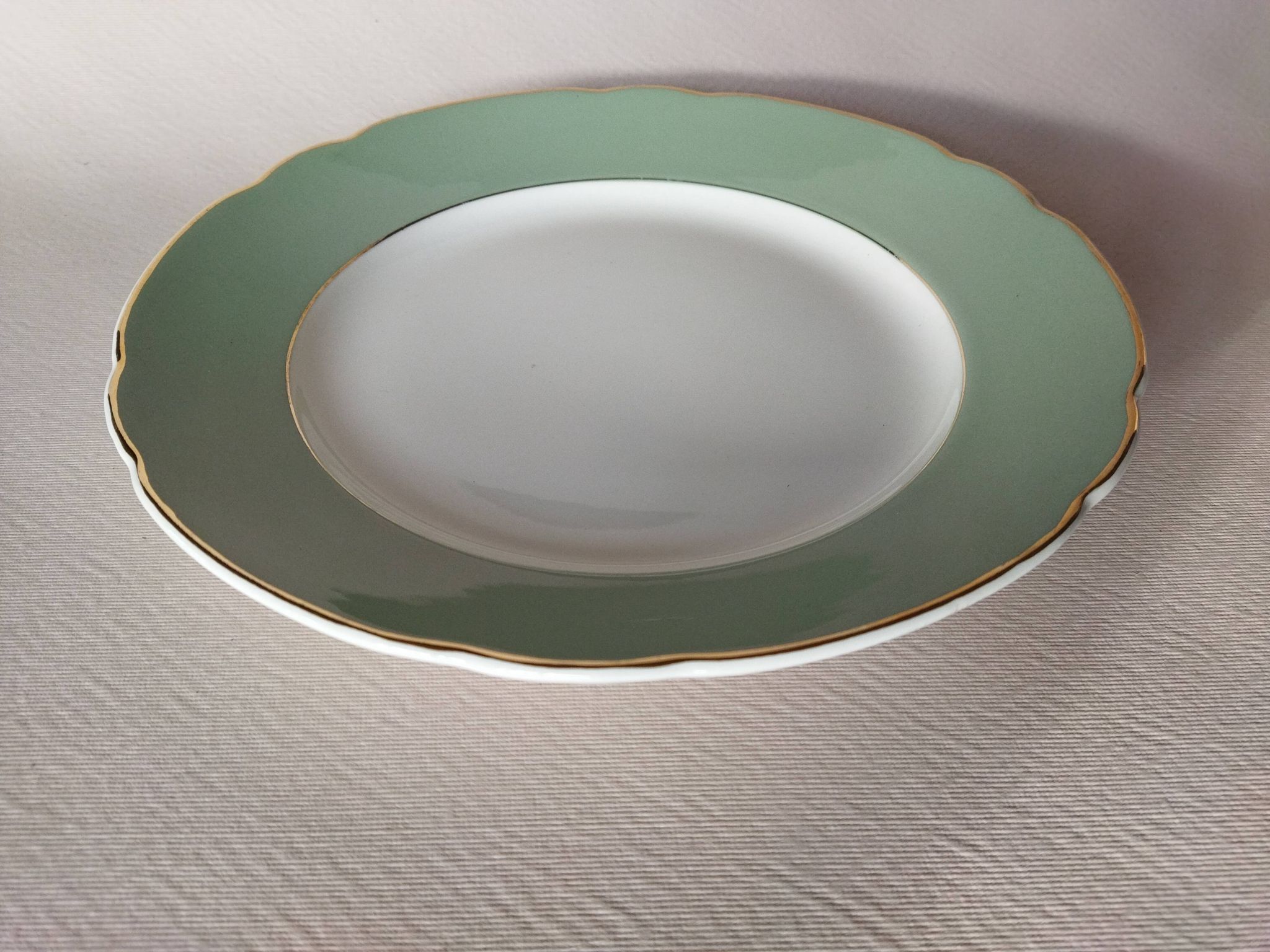 6 flat plates Villeroy & Boch Mettlach celadon green and vintage gold 1960s