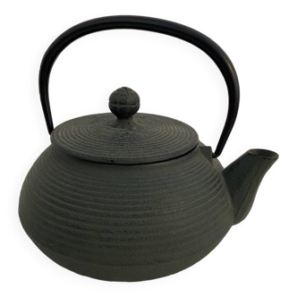 Iwachu Senbiki Black Teapot - 650 ml