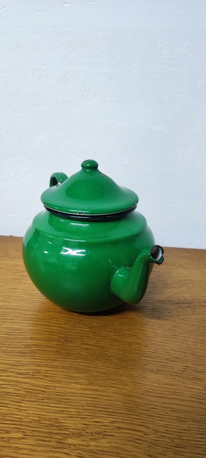 Enamel teapot