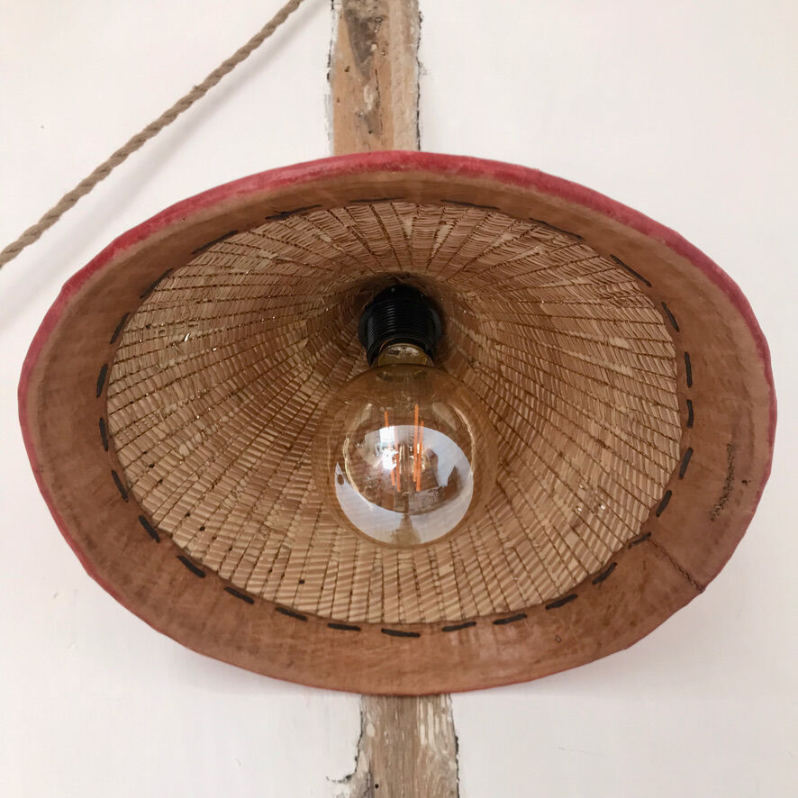 Straw hat suspension