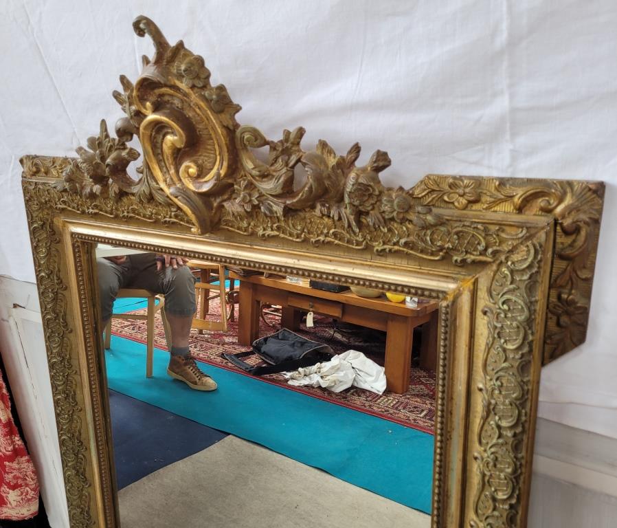 Miroir doré mouluré classique, années 50
