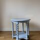 Table en bois grise