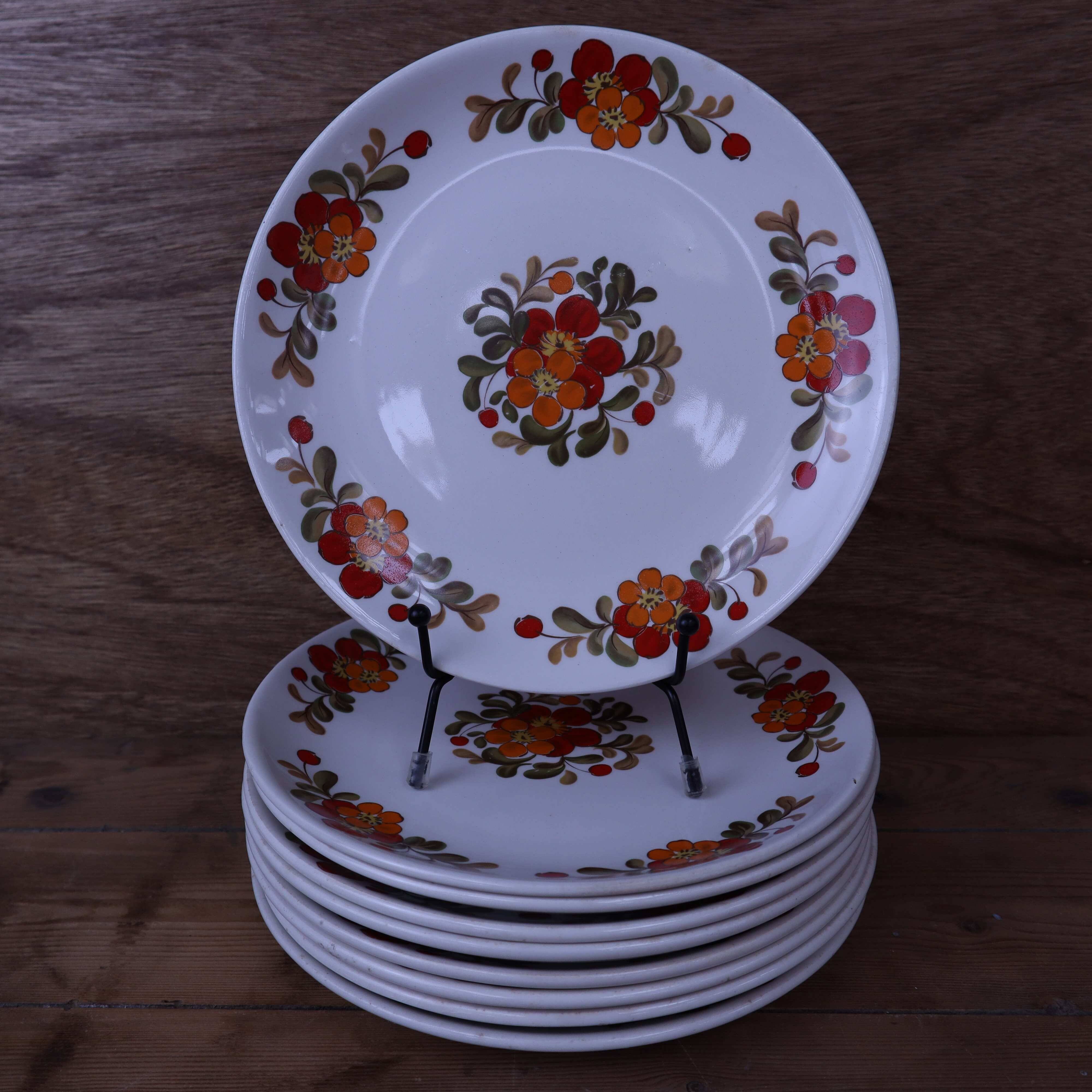 Set of 9 plates 20.5cm Moulin des Loups Manitoba model