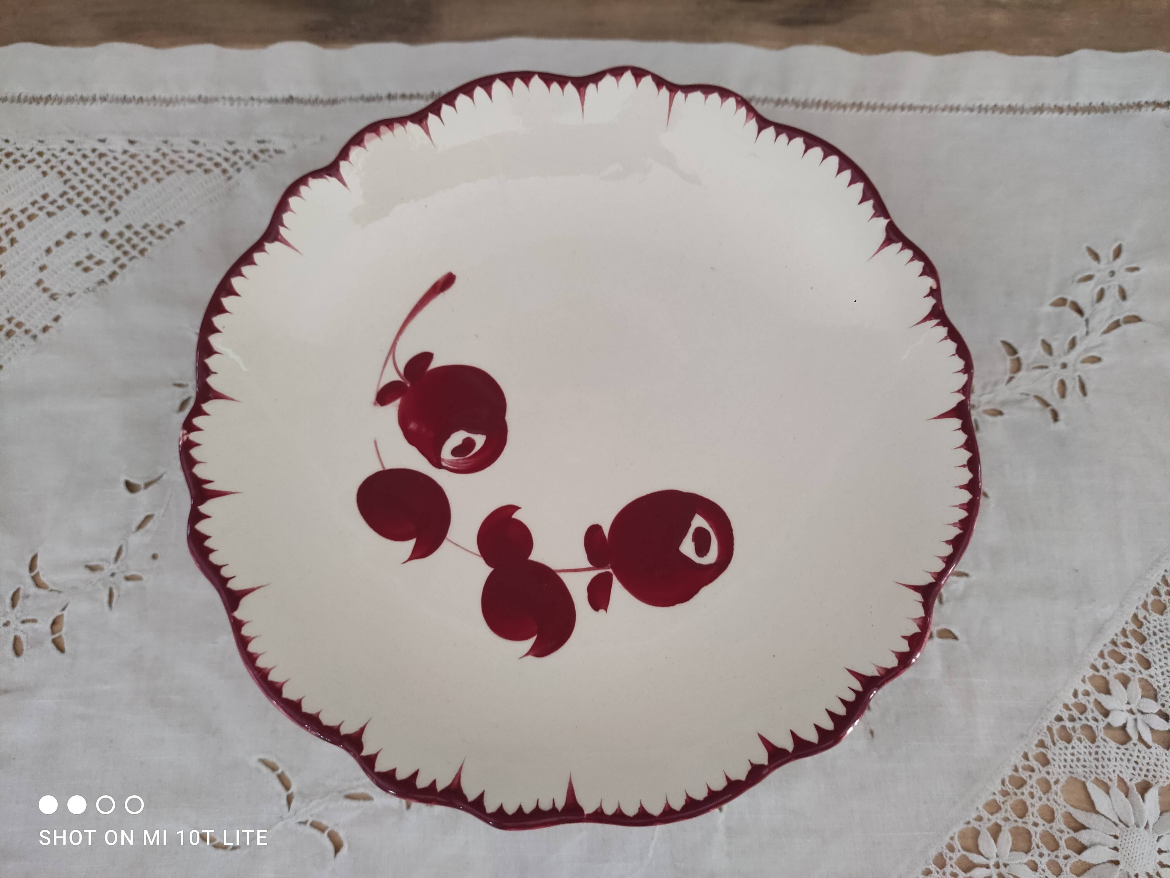 Compotier 2 on pedestal in earthenware from Salins-les-Bains, Mistral burgundy model