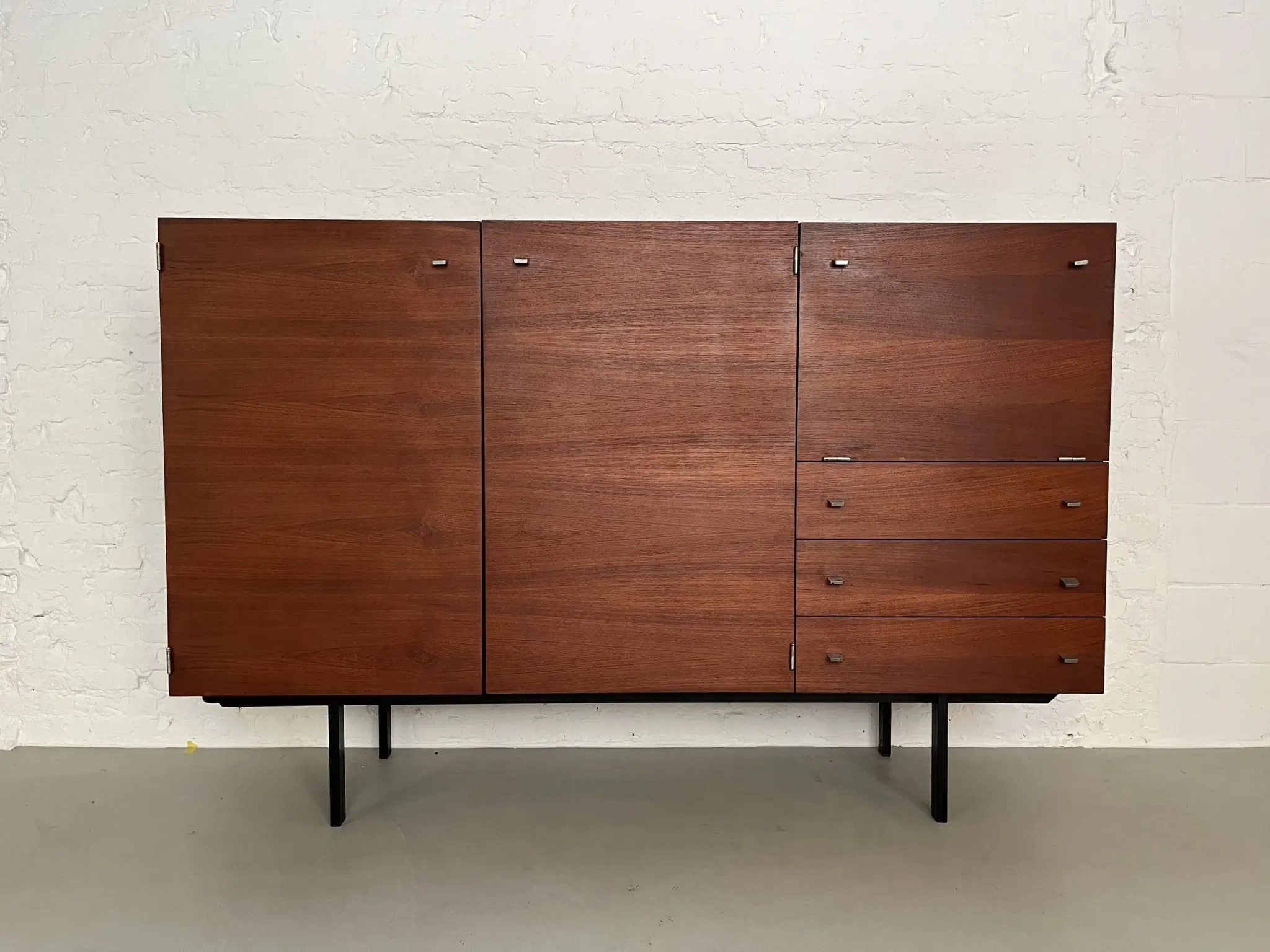 Buffet en teck par Pierre Guariche pour Meurop, 1961