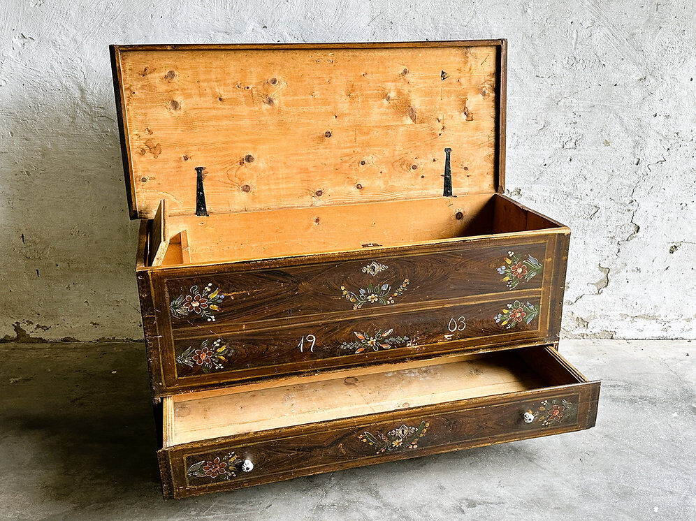 Antique 1903 French wedding chest trunk coffer, 1903 France.