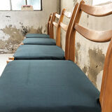 Set 4 green Scandinavian chairs