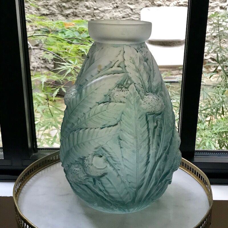 Etaleune art deco vase