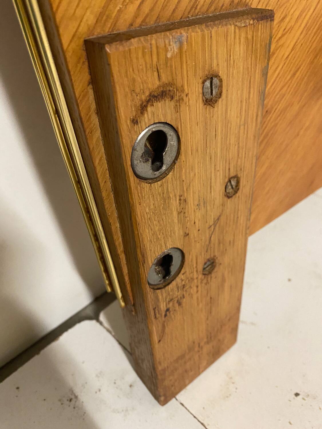 Bed and bedside compass foot