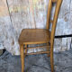 Chaise bistrot en bois clair années 70 vintage