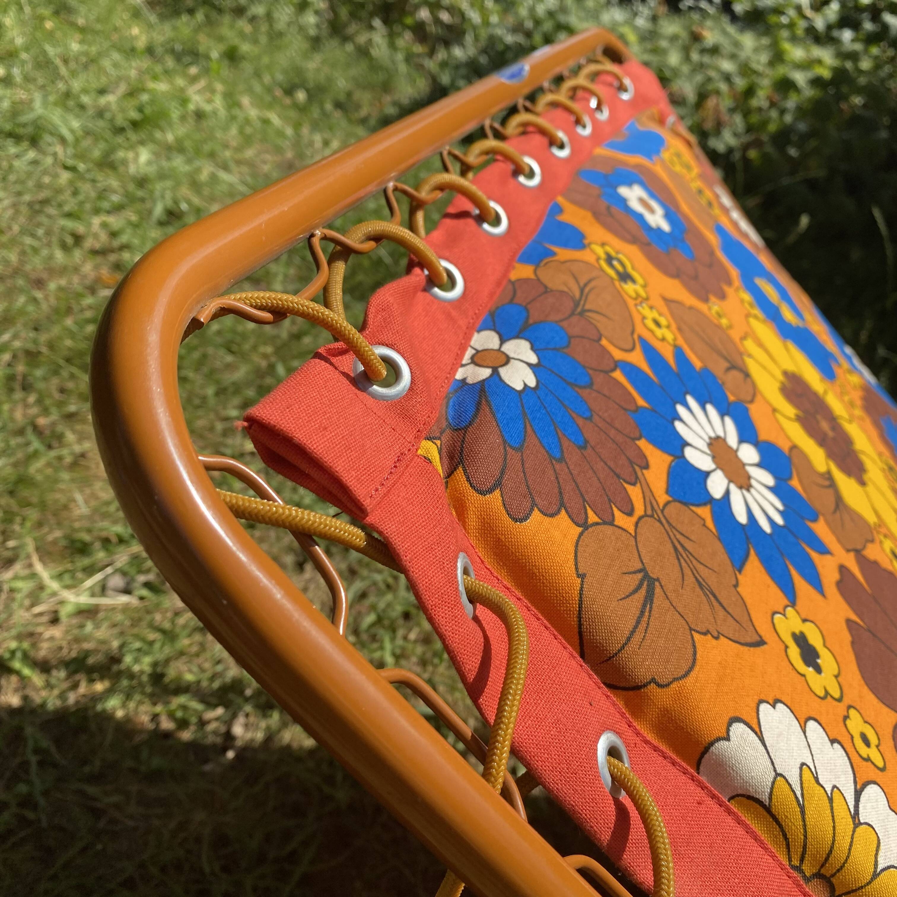 Vintage and new 70s sun lounger