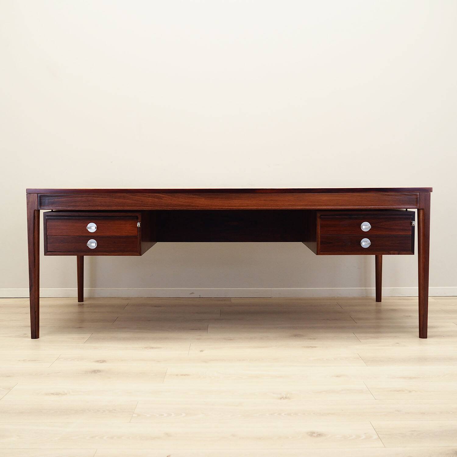 Diplomate rosewood desk, 1970s, designer: Finn Juhl, France & Son
