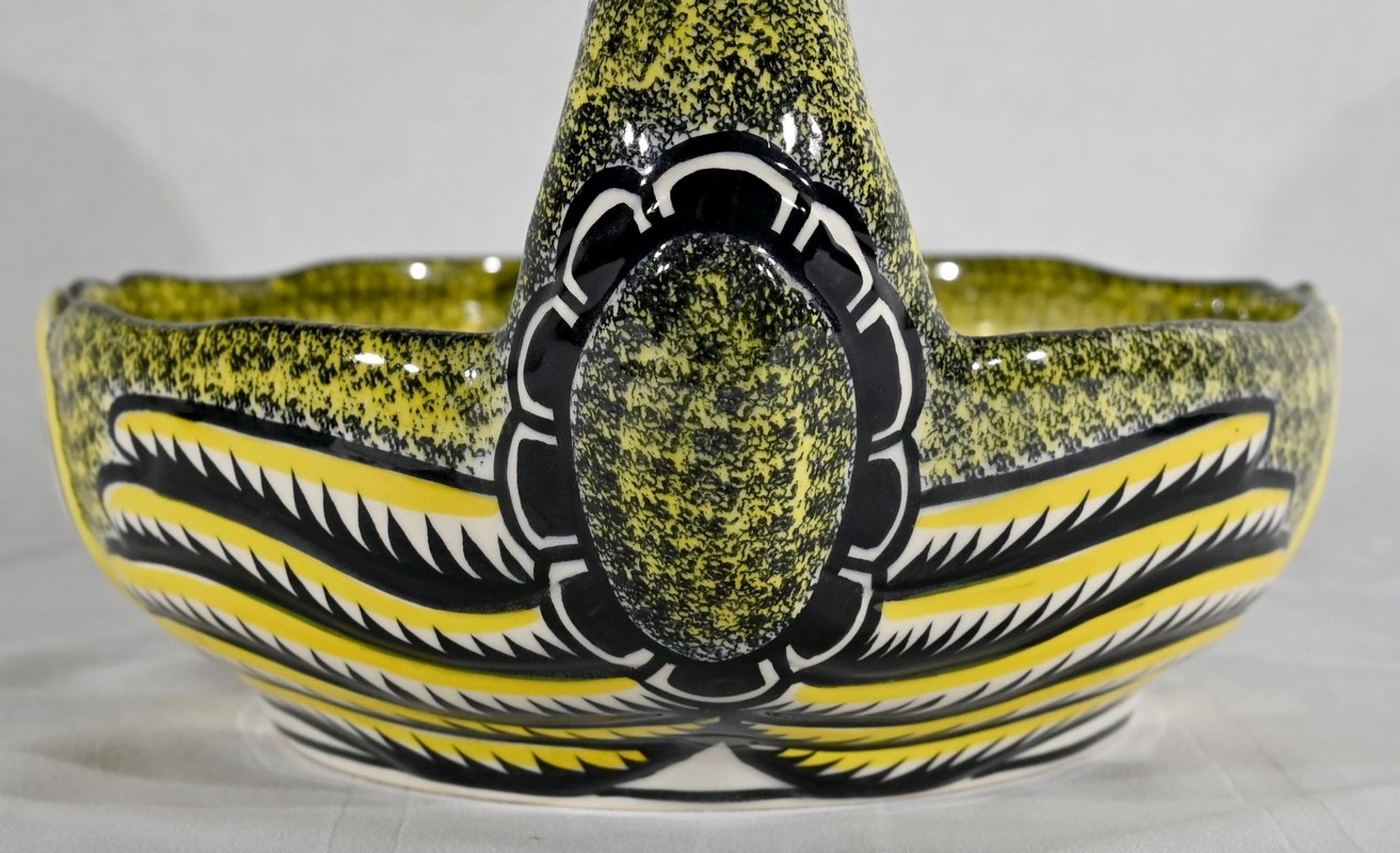Earthenware basket, Manufacture Henriot Quimper – Mid-twentieth century