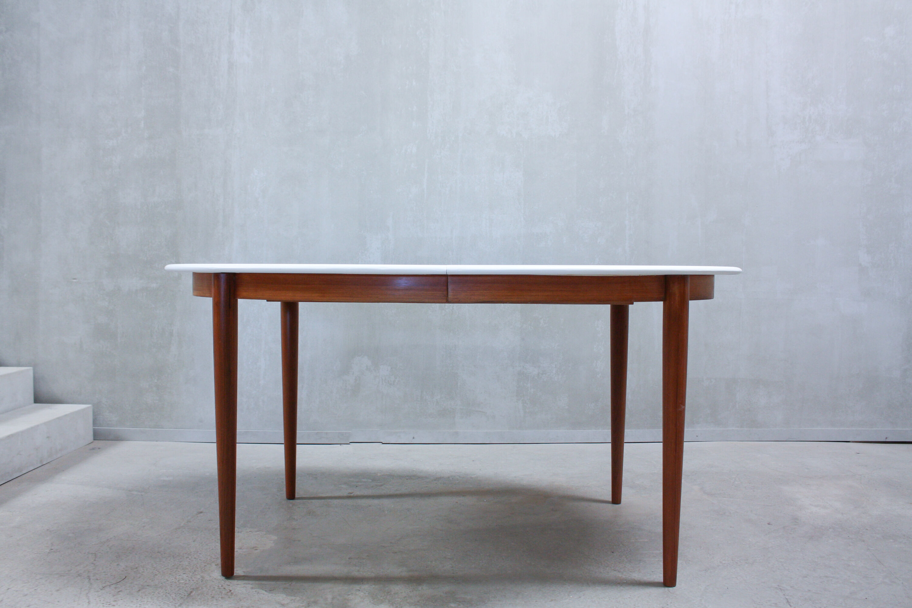Vintage oval dining table, 1960