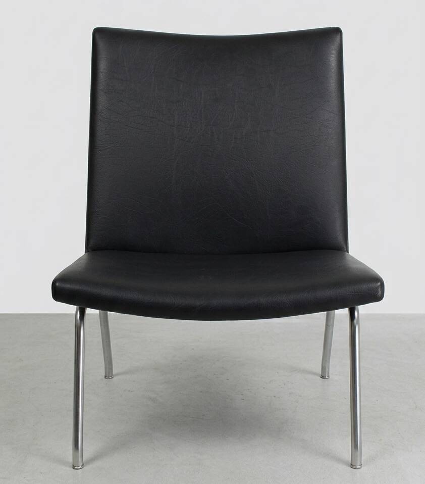AP-40 "Airport Chair" by Hans J. Wegner - Denmark, 1959