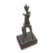 Bronze sculpture of the Queen by Aldo Greco, 1960s.