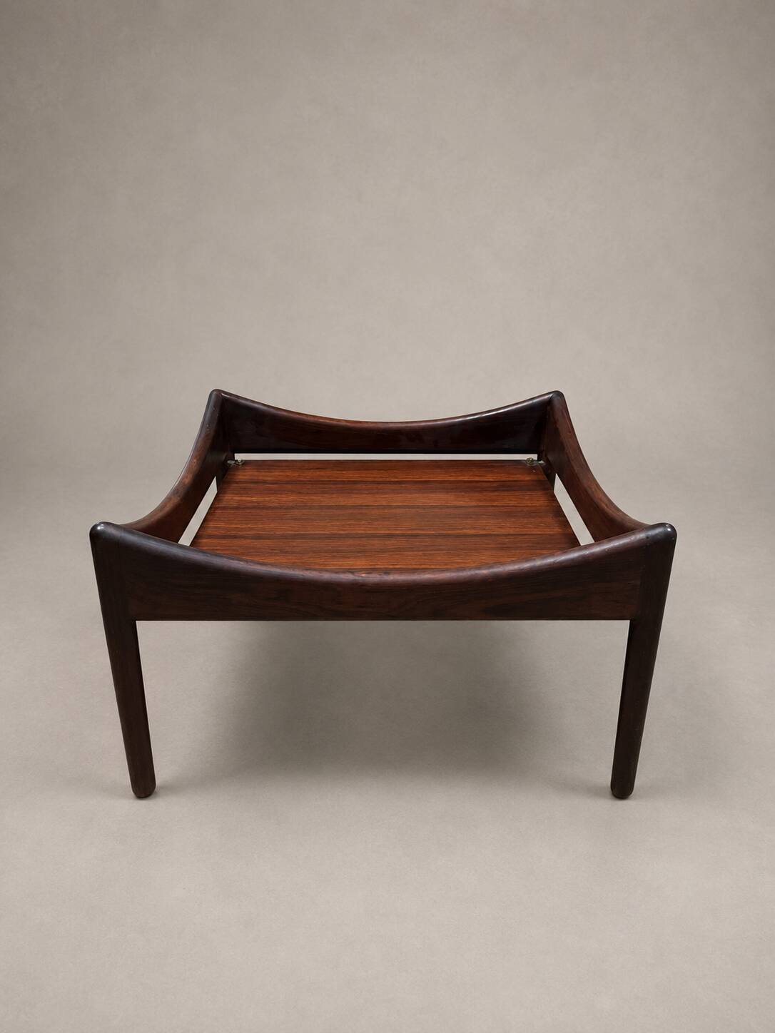 Table basse danoise en palissandre attribuée à Kristian Vedel – années 60
