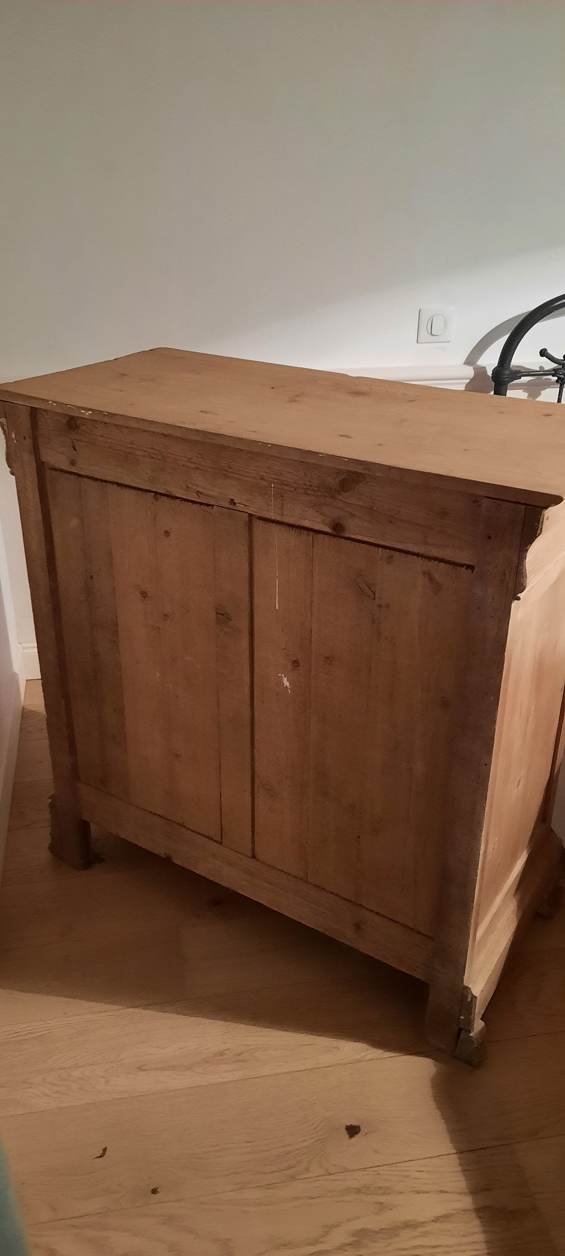 Antique pine chest of drawers