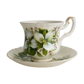 Tasse à thé porcelaine anglaise royal albert "trillium"