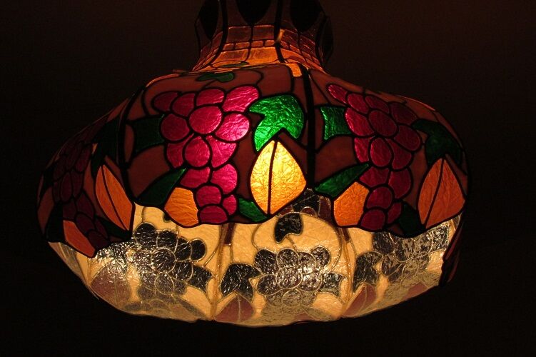 Lustre suspension en vitraux
