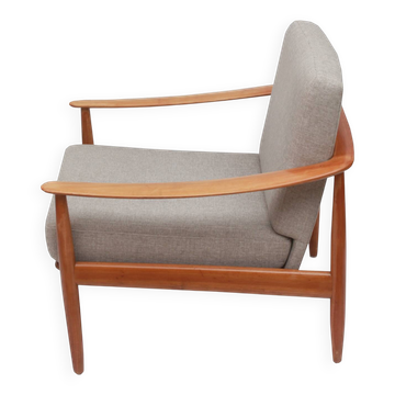 Fauteuil des années 1960 en bois de cerisier