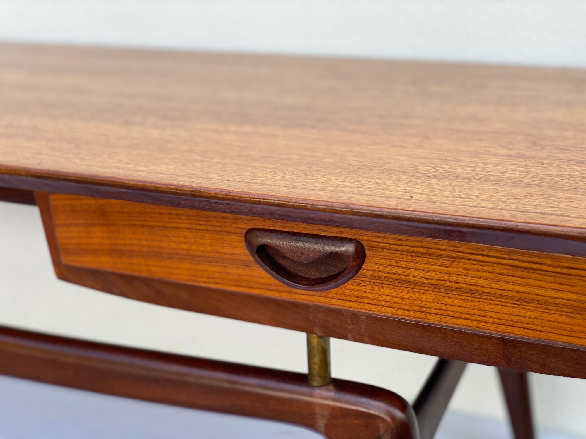 Louis van Teeffelen Salon Table in Teak with a double drawer 1950’s