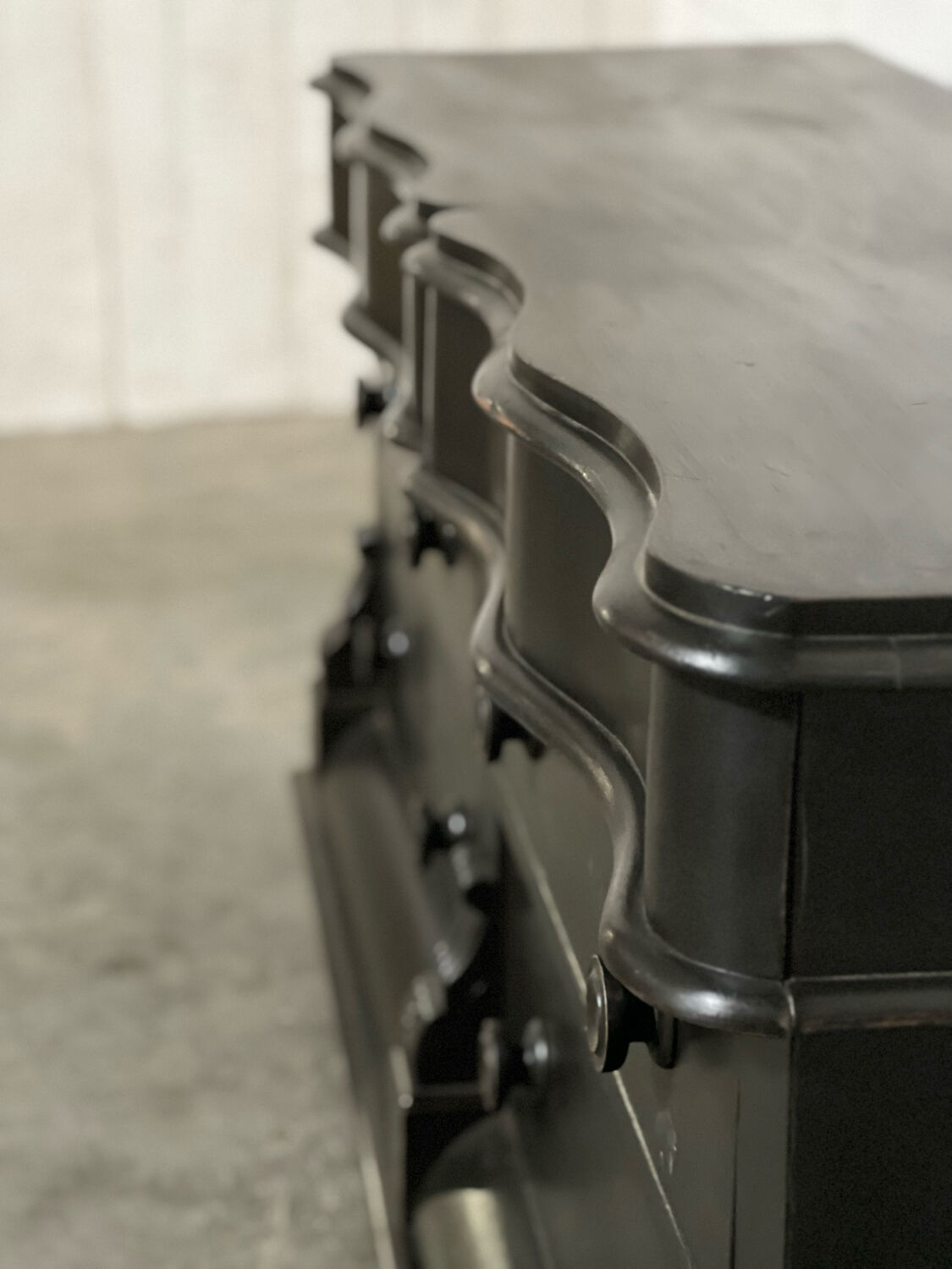 Old chest of drawers