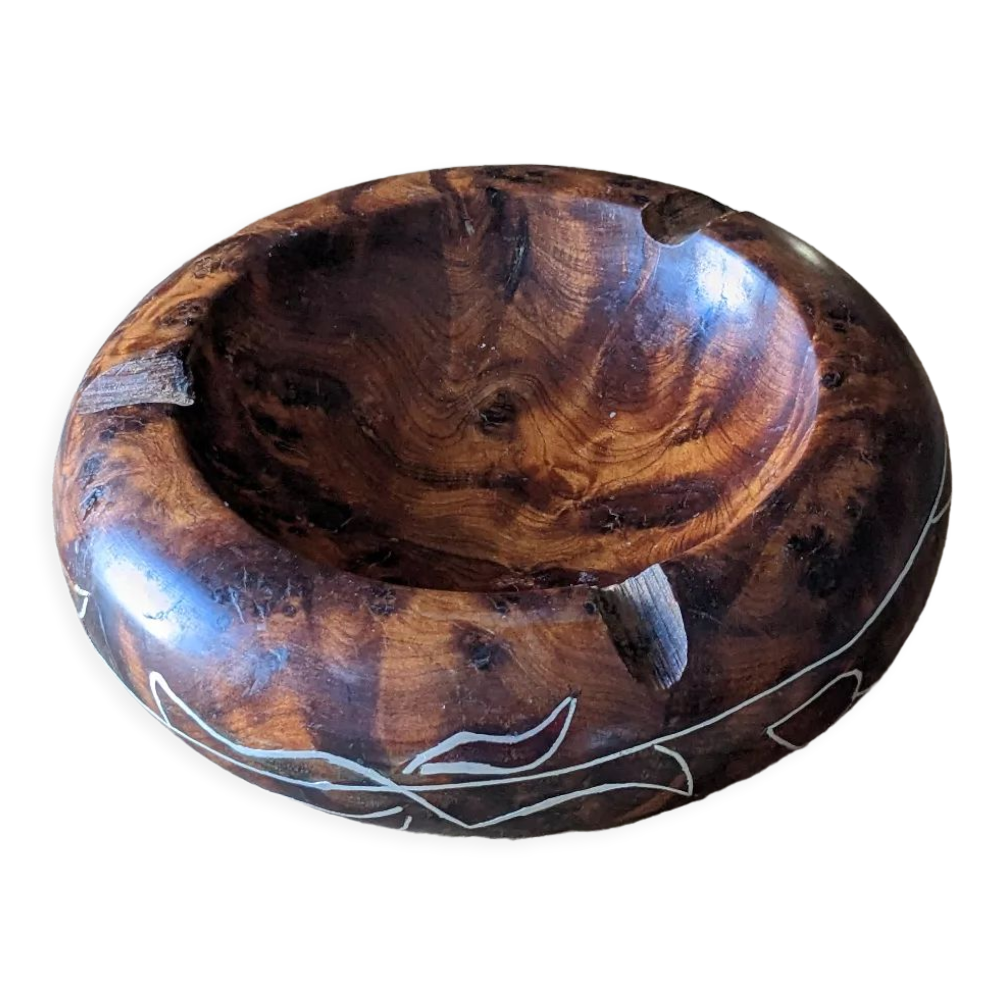 Artisanal ashtray in solid olive tree