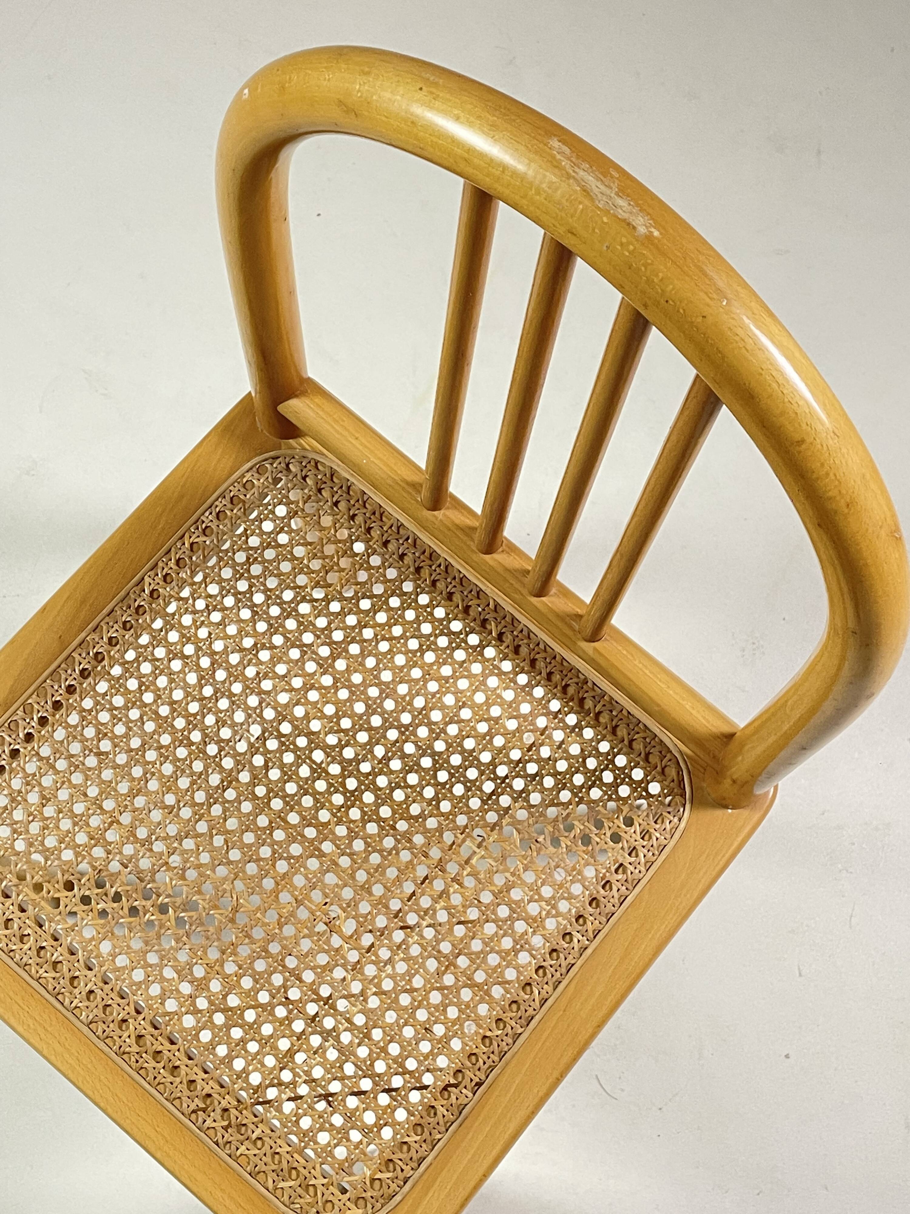 Chaise vintage en bois et cannage