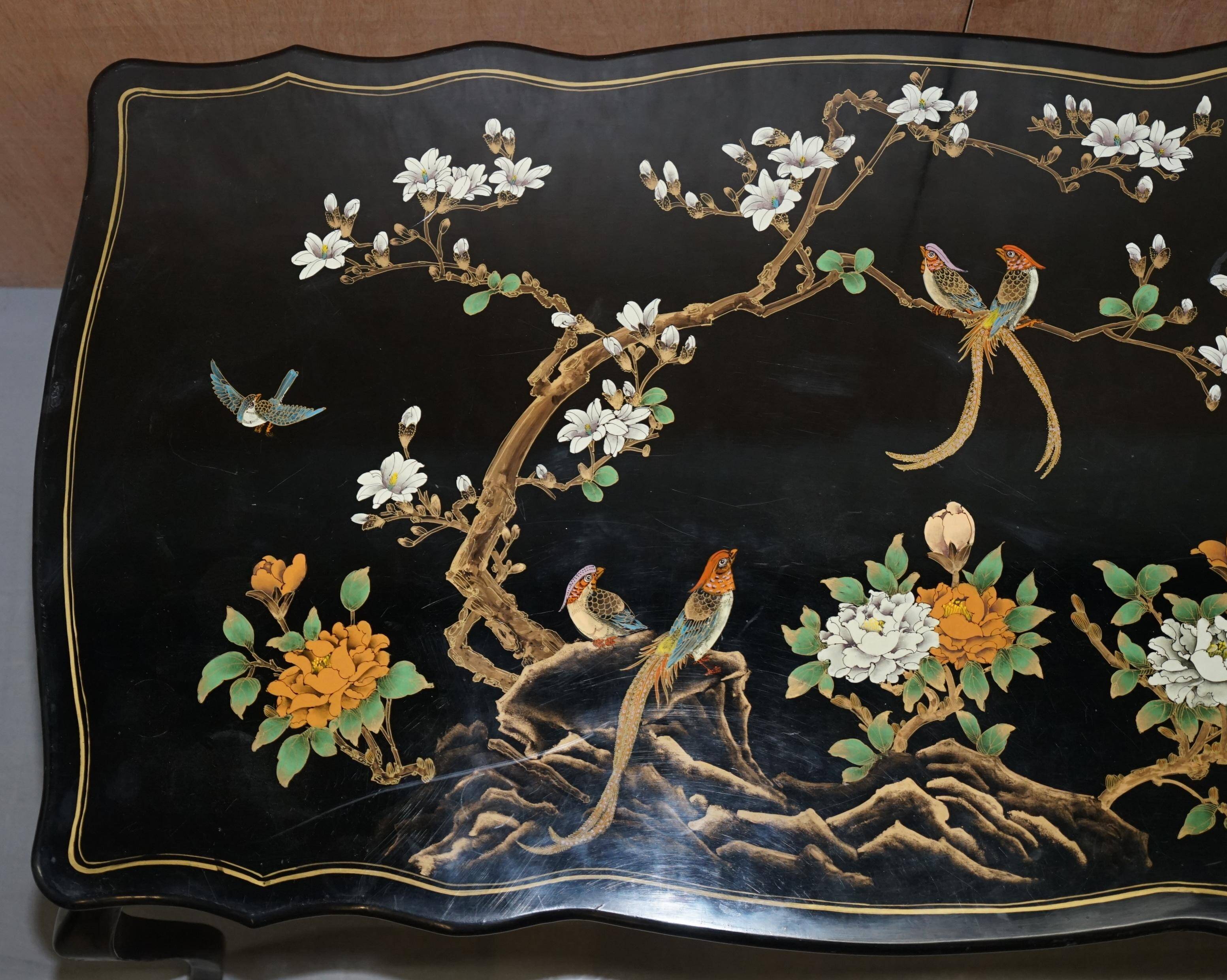 Bureau d'écriture vintage peint polychrome laqué noir avec oiseaux et fleurs