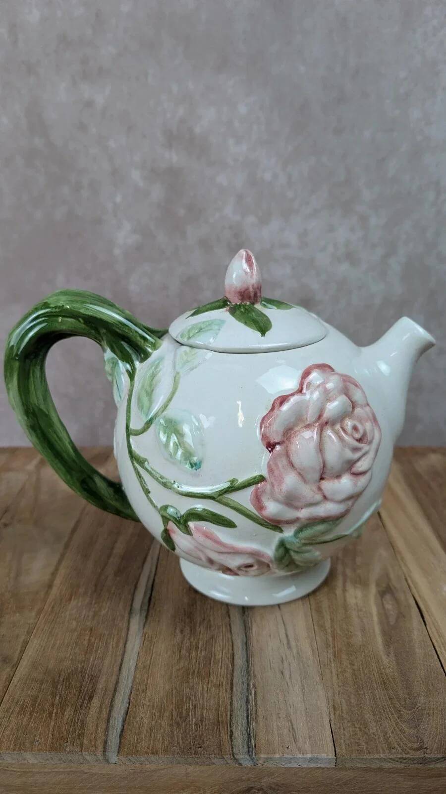 Antique ceramic teapot with floral design Fg