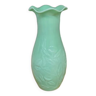 Vase en opaline de foire