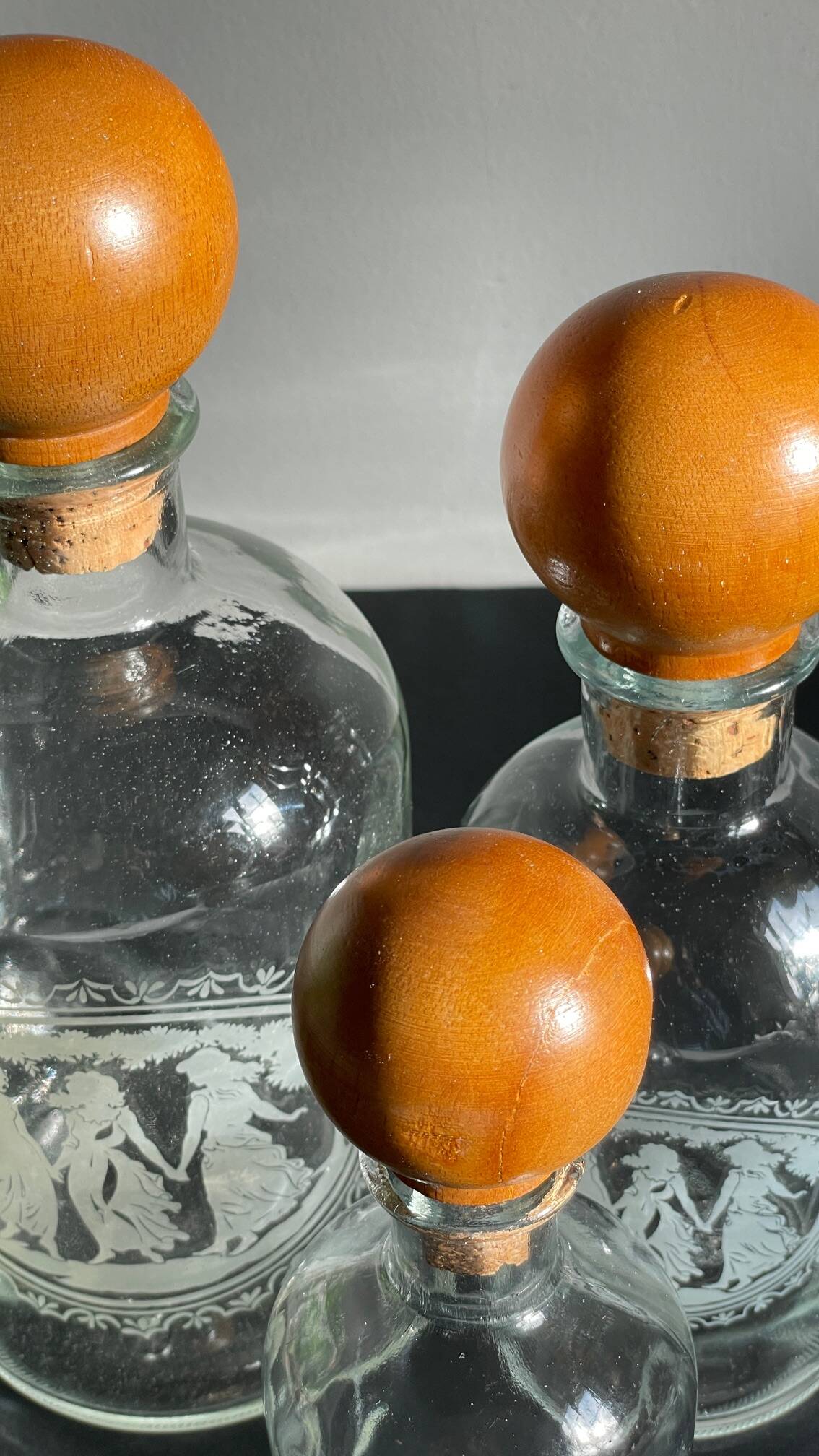 BOUTEILLES Verre Gravé et Bois VINTAGE