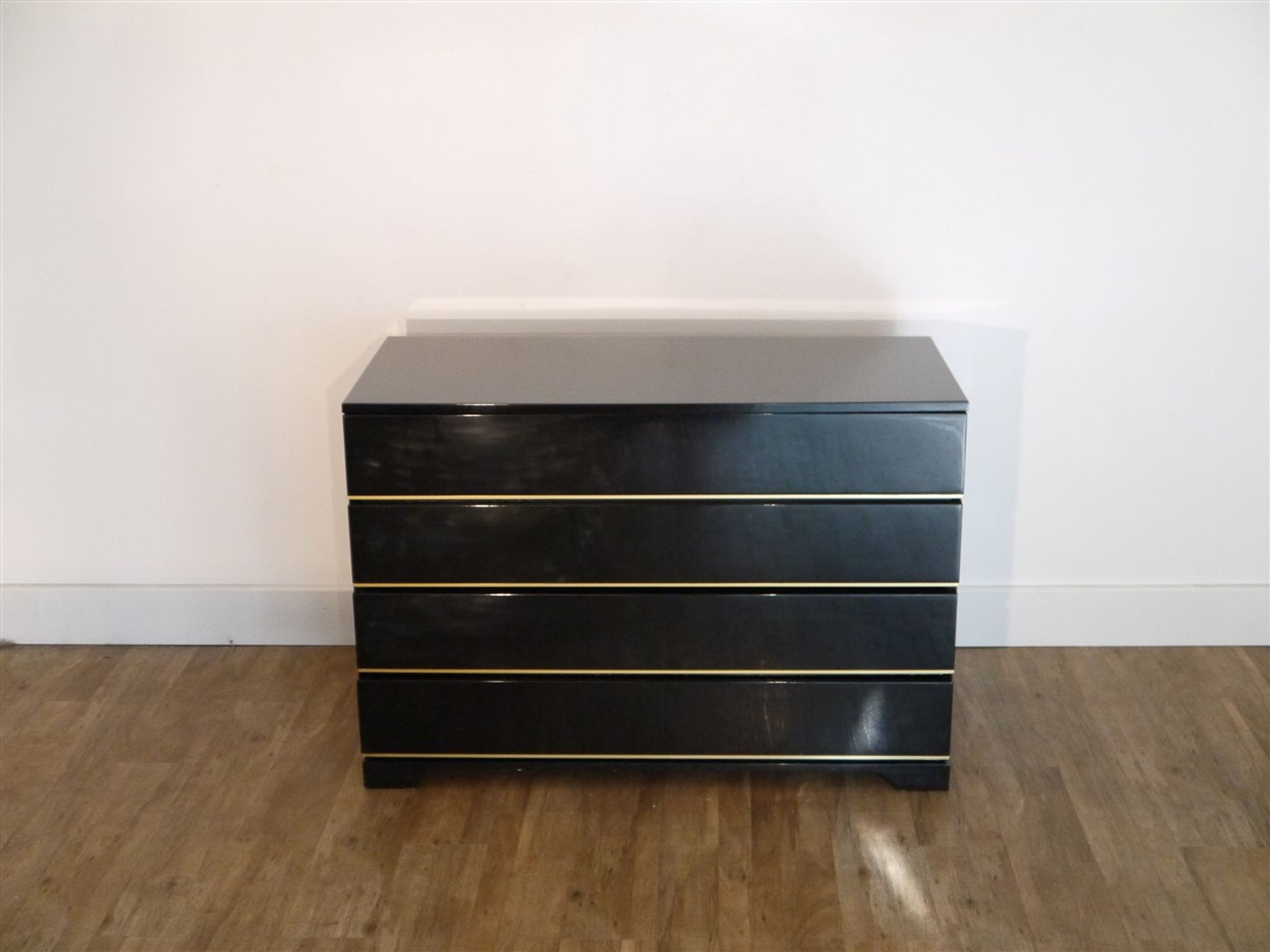 Wooden wooden dresser Laqué de Roche bobois 1970