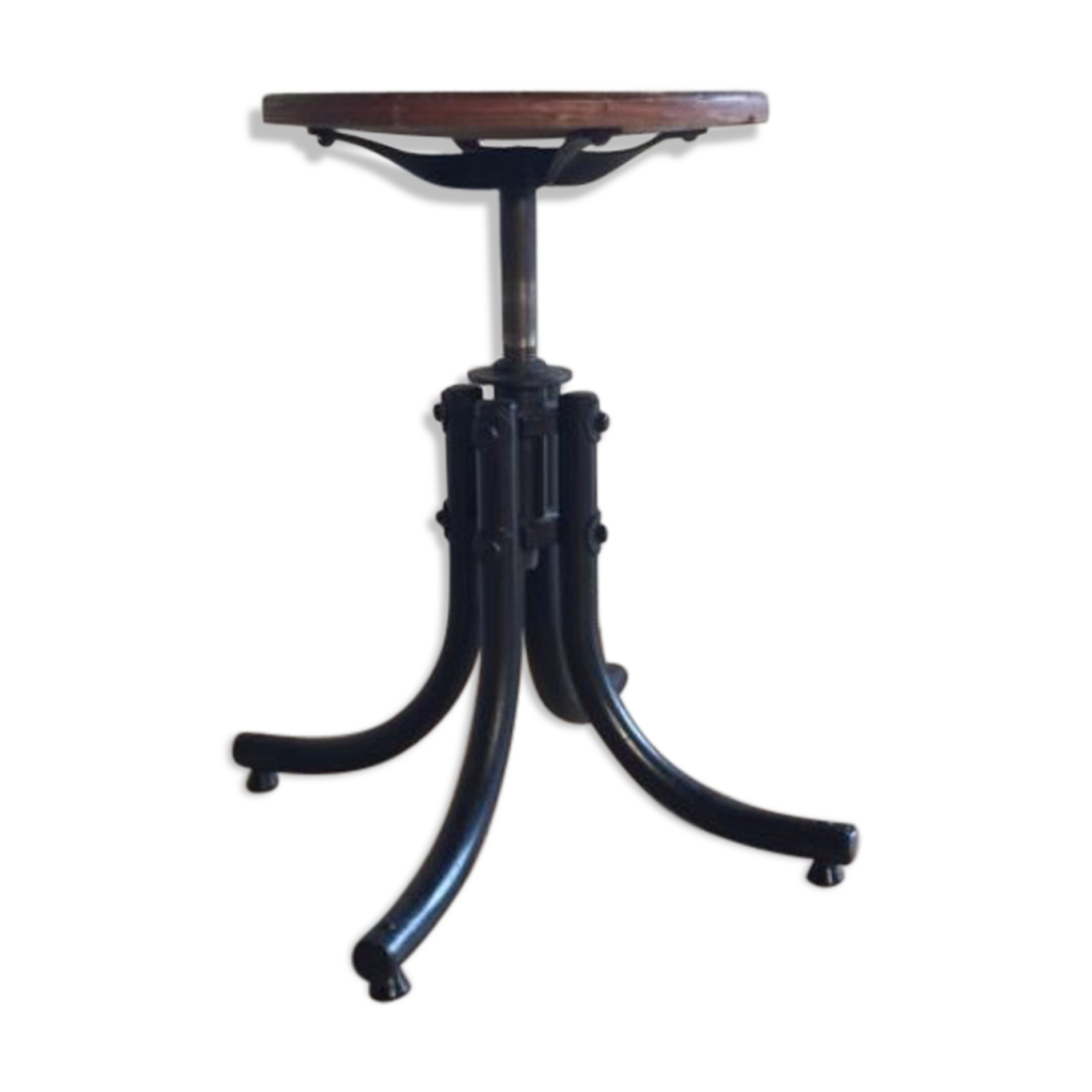 Turning on foot Tulip years 30 stool