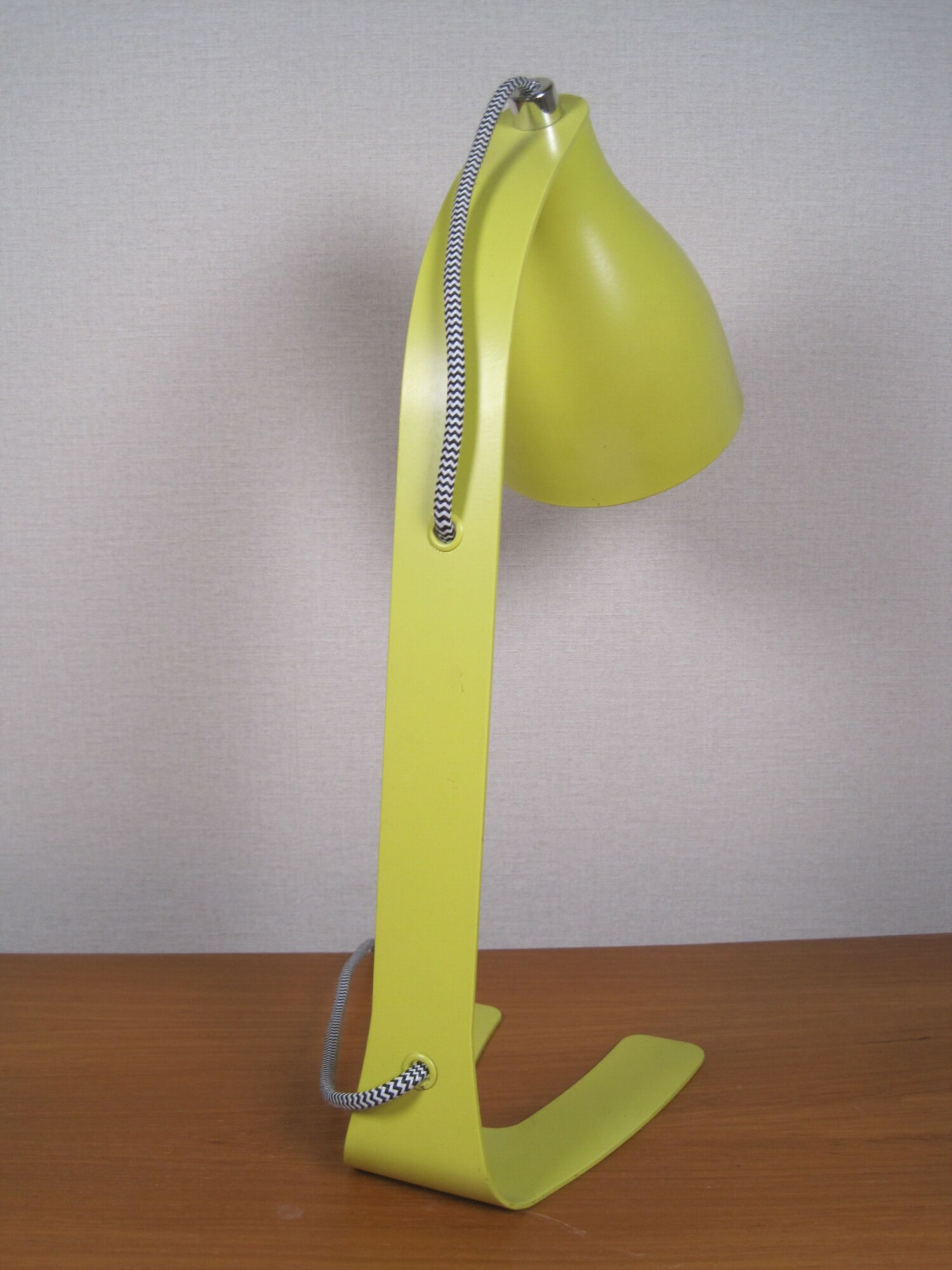 Metal desk lamp to install , Vintage design , anise green fork foot