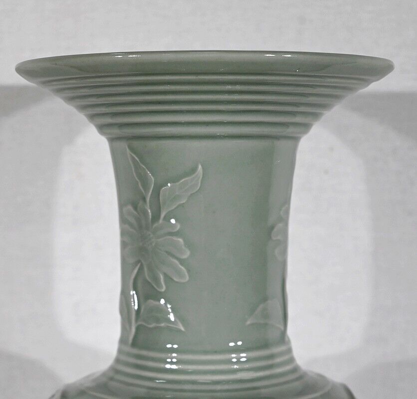 Celadon vase from China – 1900