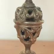 four-light candelabrum in chiselled brass from the 19th century