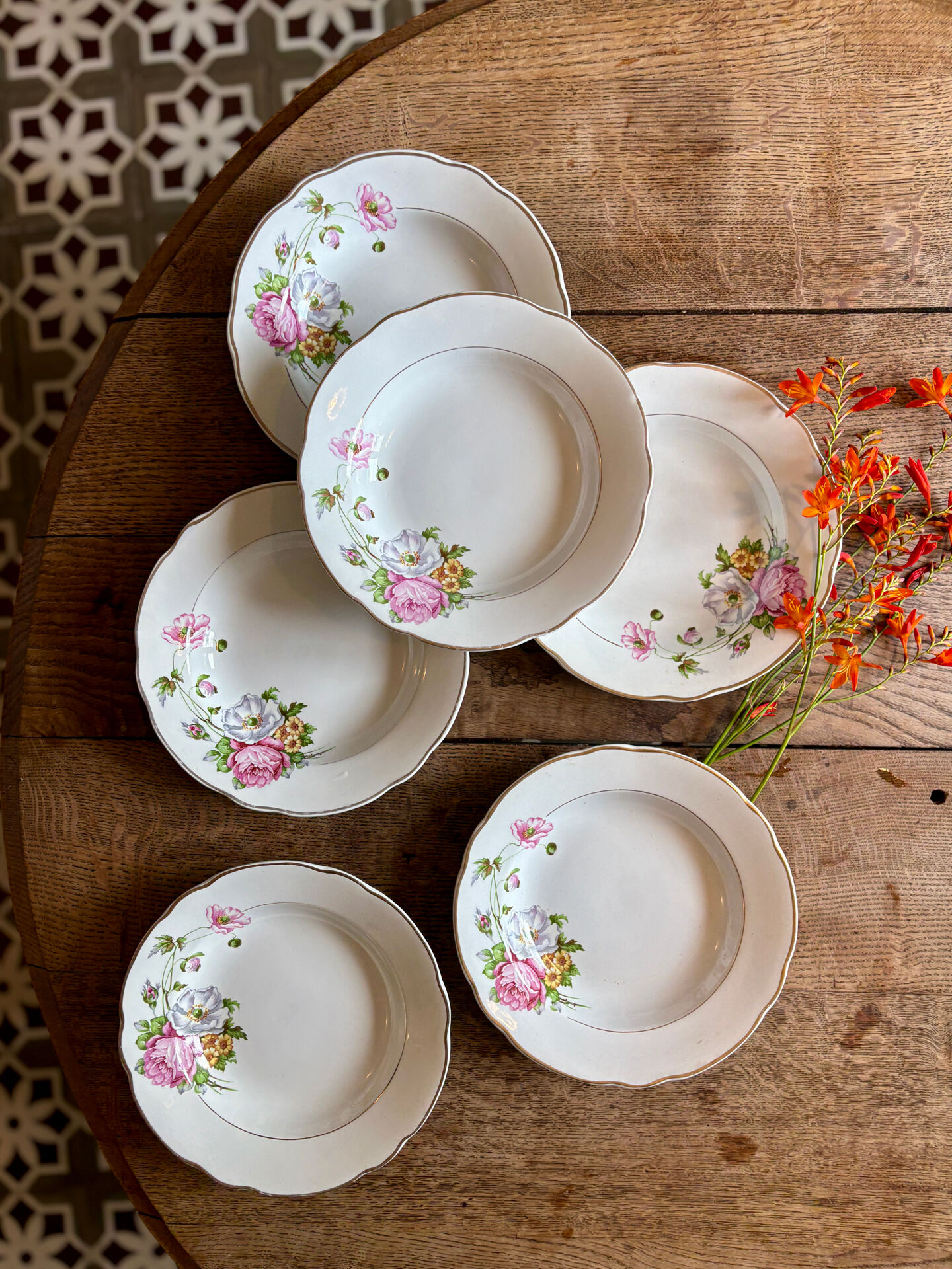 Set of 6 vintage deep plates, Anemone pattern from Digoin Sarreguem.