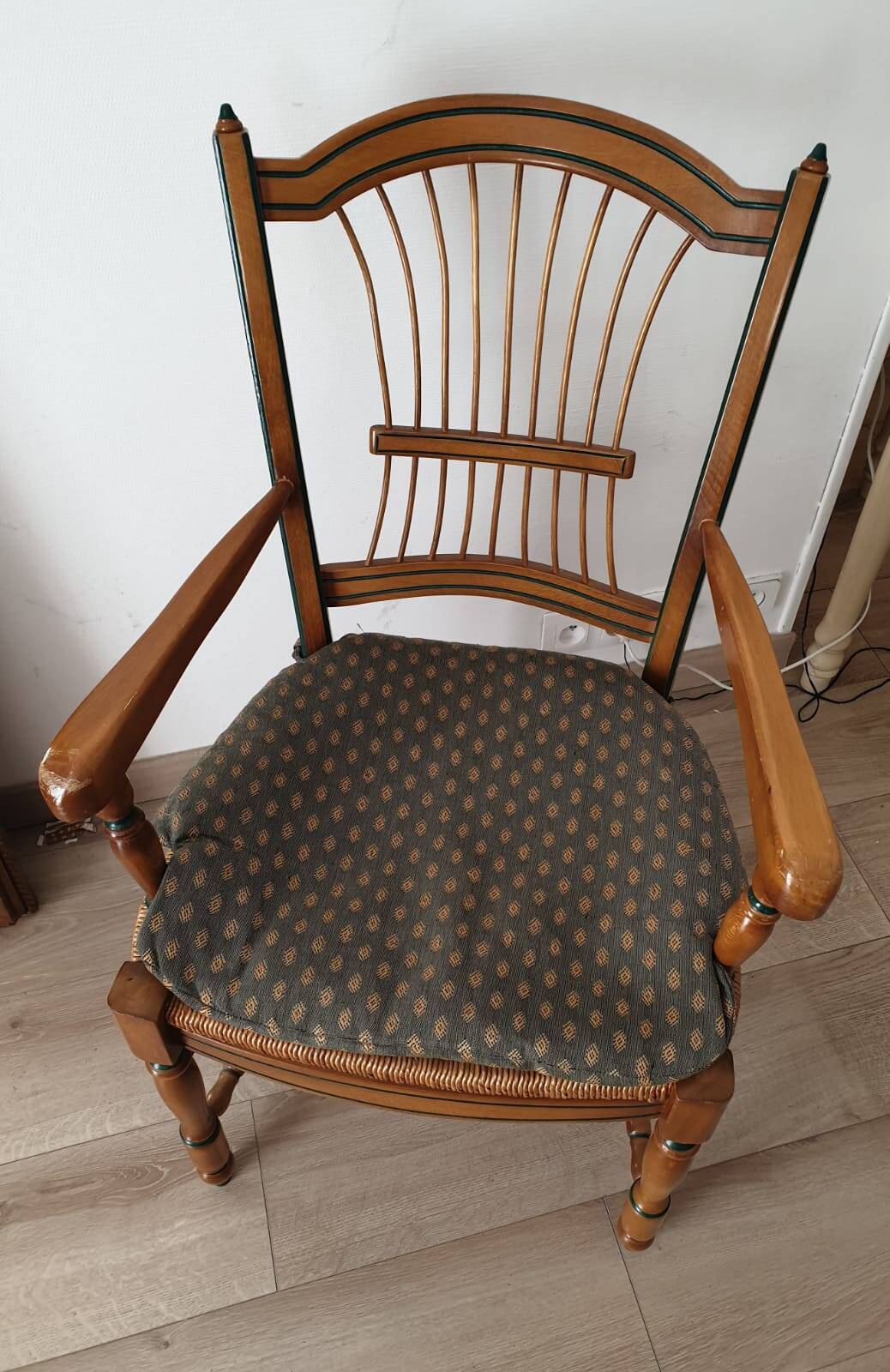 Solid wood desk – Rustic chic style