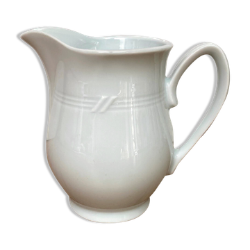Pot à lait en porcelaine