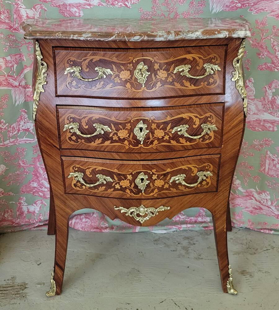Petite commode Louis XV