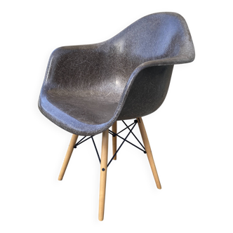 Eames DAW Chair