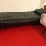 Day bed, vintage bench sofa dating from the 70s.