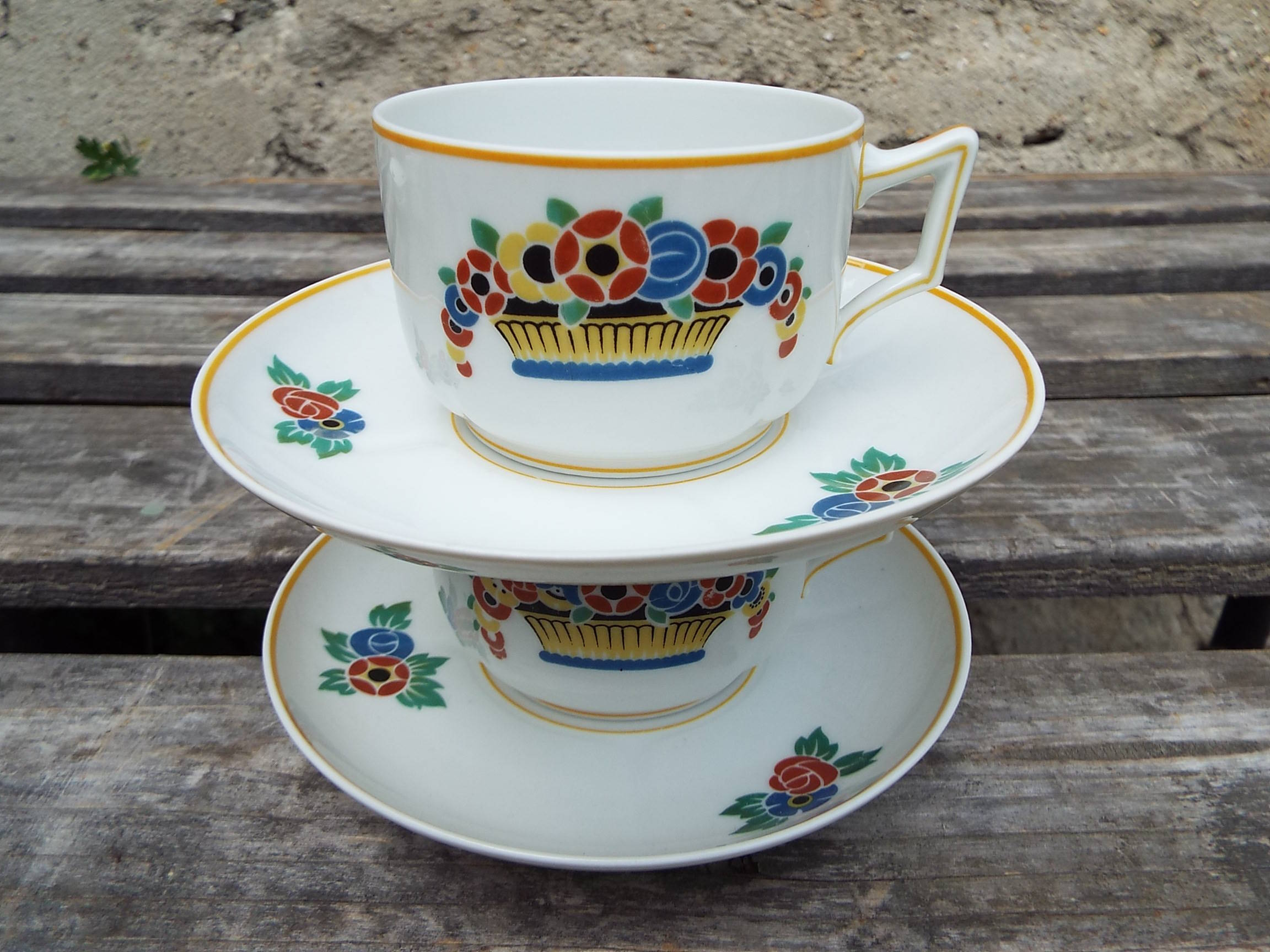 2 tea cups