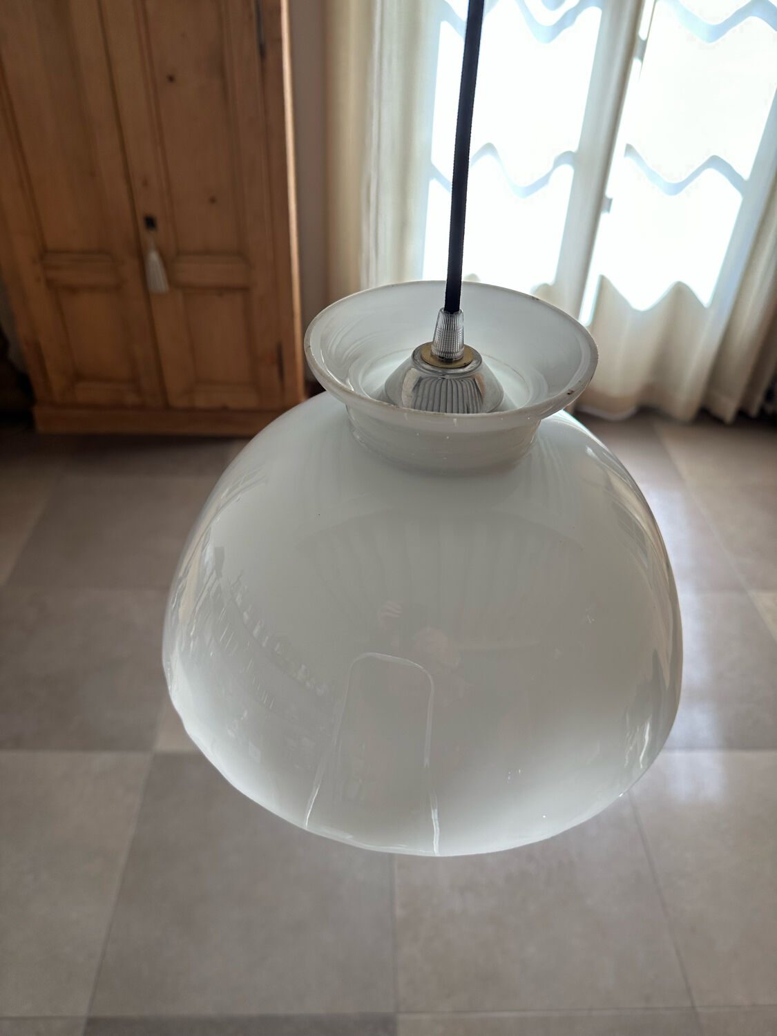 Suspension in opaline