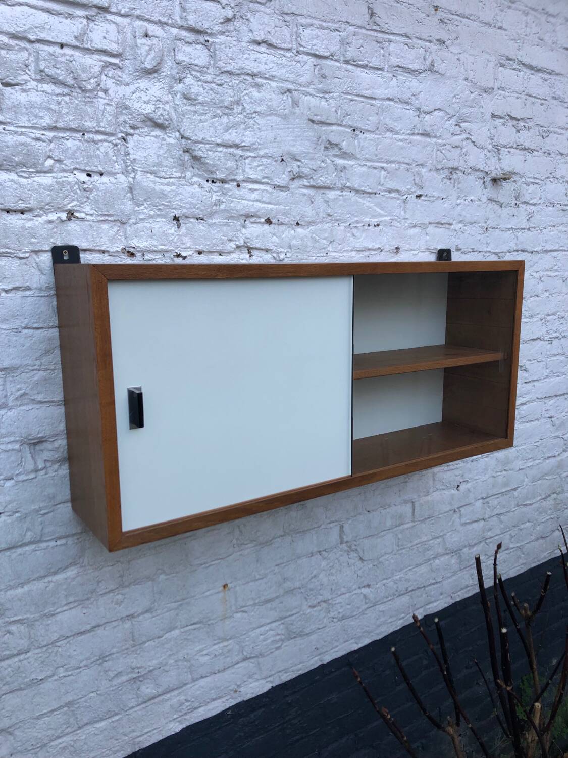 Shelf / display case