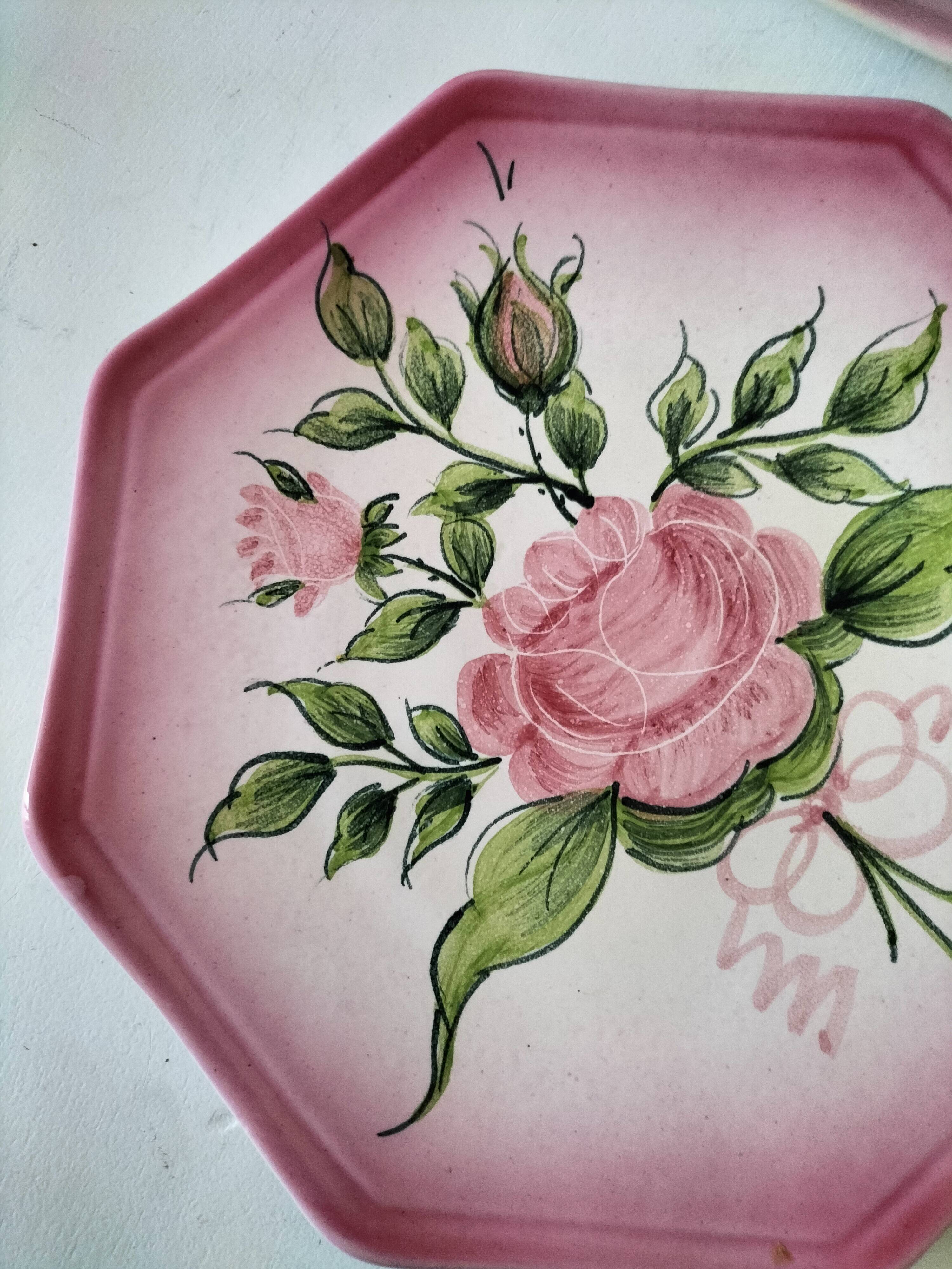 dessert plates and serving dish in earthenware – hand-painted decoration
